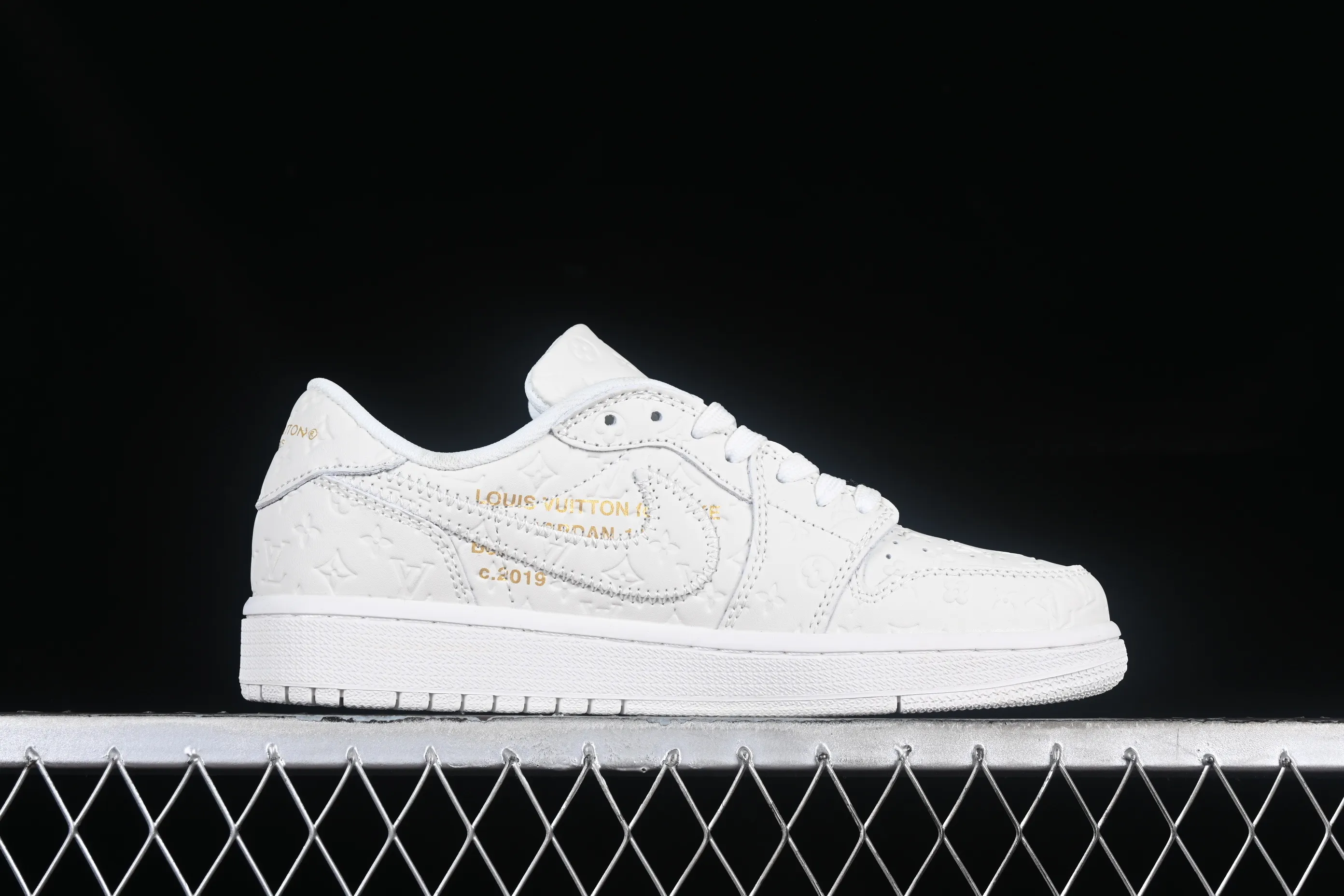 All categories Air Jordan Jordan series basketball shoes Air Jordan 1 Low LV x Travis Scott x Air Jordan 1 Low OG AJ1 Joe 1 undercut low top 1A9V87